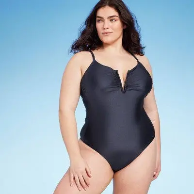 Shade & Shore Women’s V-Wire Plunge One-Piece Swimsuit with Shirred Detail
